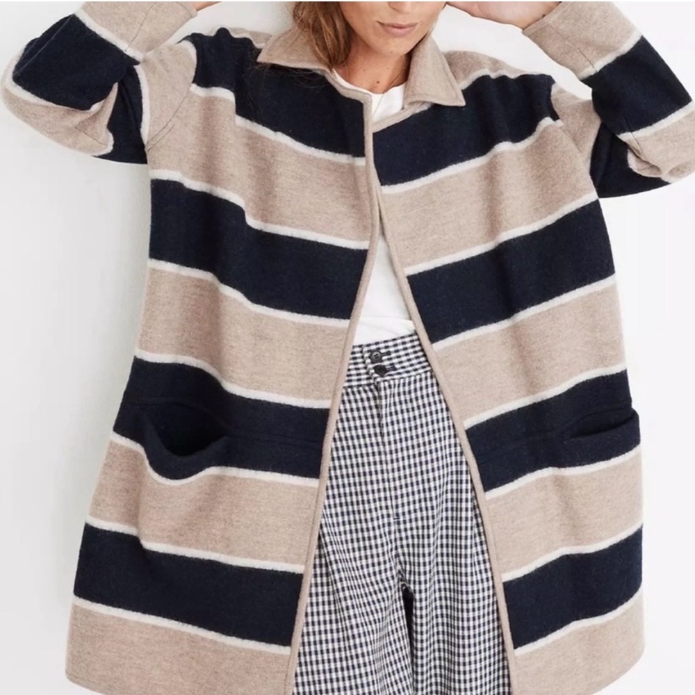 Striped Women's Sweater Coat - Beige and Navy